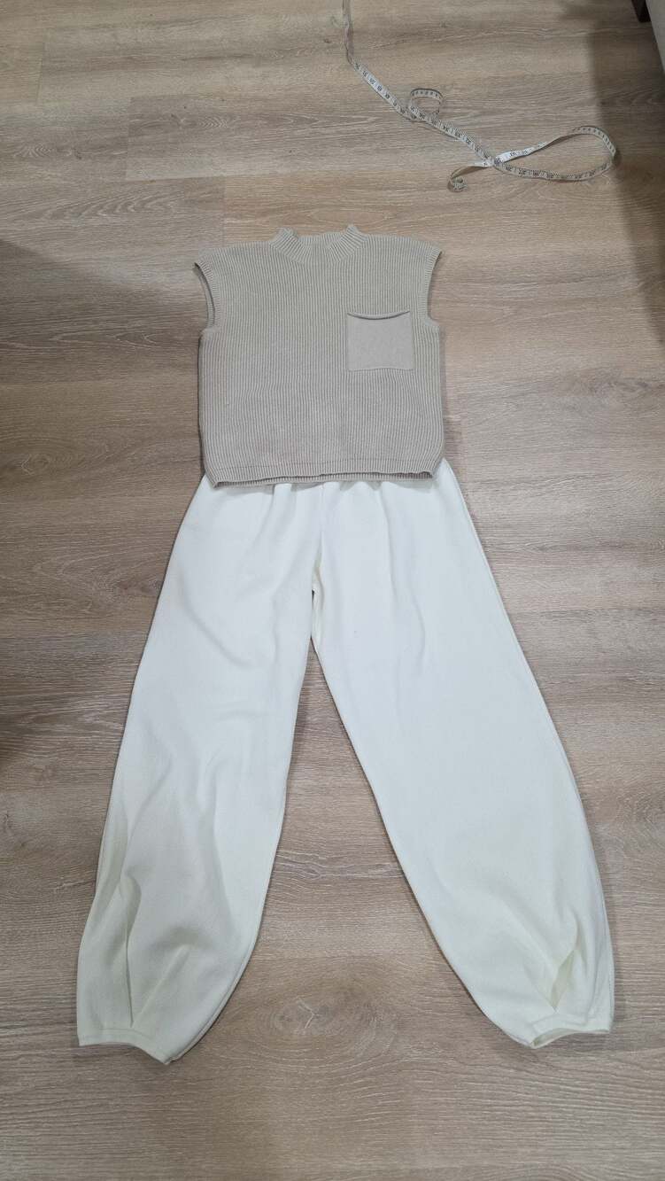 Tween Diva Girls 2-Piece Knit Sweater Set Mock Neck Vest and Jogger Pants